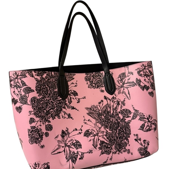 Victoria's Secret Floral Logo Tote Pink Floral Tote Bag. In new conditions - Picture 10 of 15